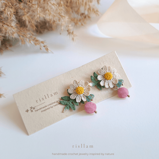 Vintage Daisy Crochet Earings